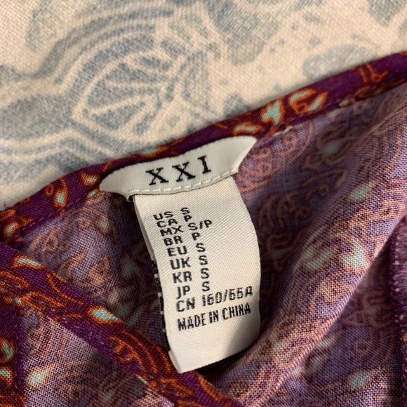 Floral backless romper! - Picture 6 of 6